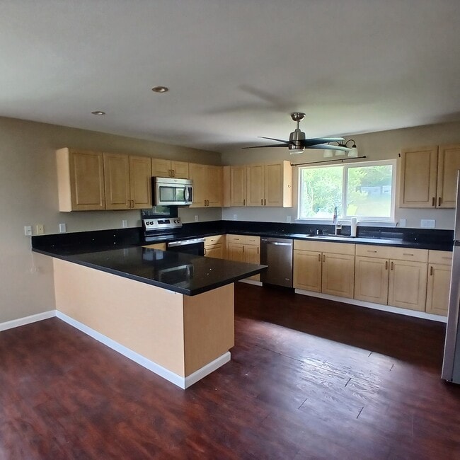Photo - 535 Iliaina St
