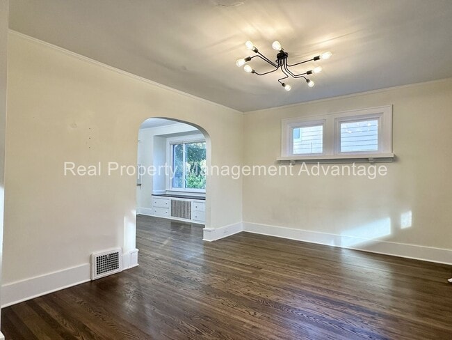 Photo - 310 W Hazelhurst St