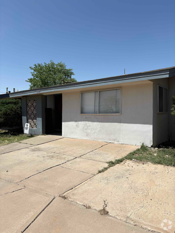 Building Photo - 2603 W Alameda St Rental