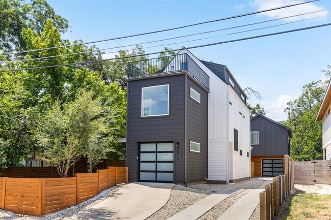 Building Photo - 2813 Prado St Rental
