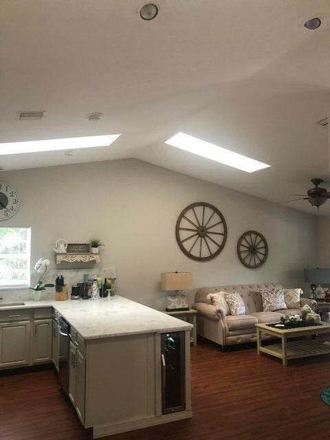 Photo - 590 Juniper Pl