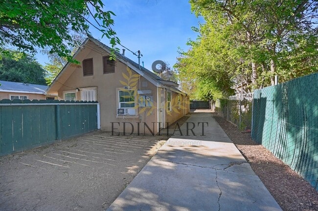 Building Photo - 3643 E Dwight Way Rental