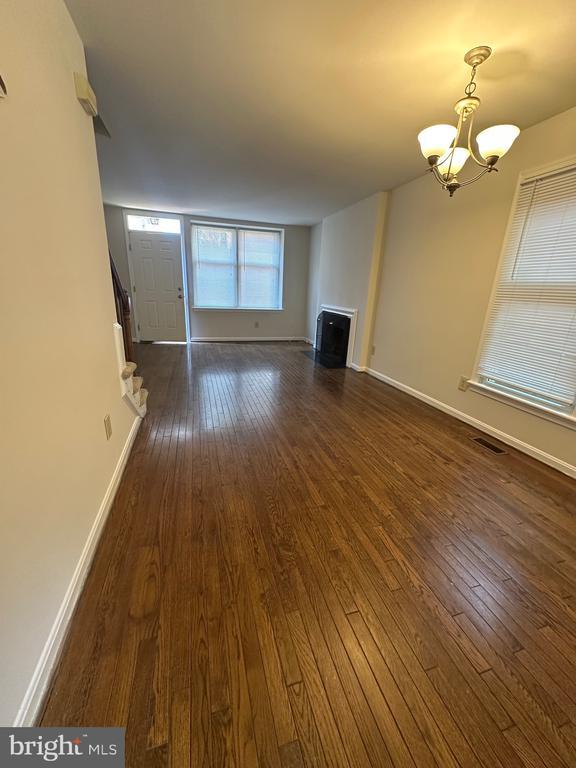 Photo - 529 Colecroft Ct