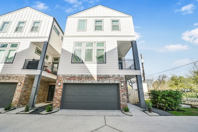 Photo - 720 W Donovan St