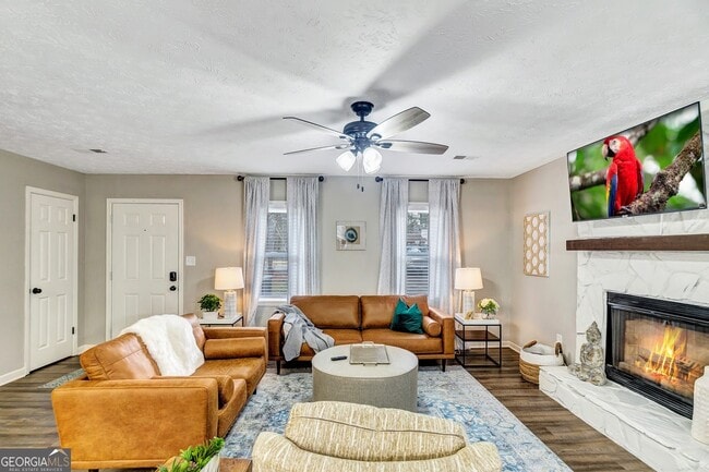 3017 Valley View Dr
