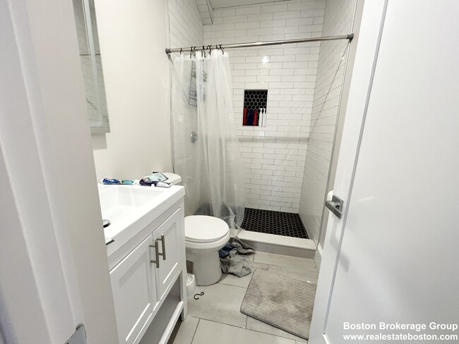 76 Marine Rd Unit 3