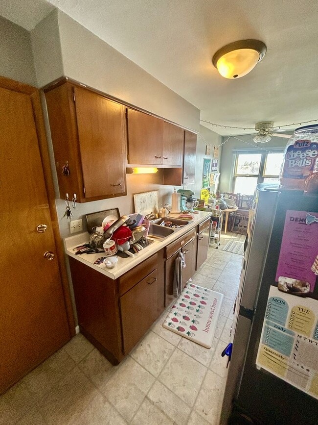 Photo - Available September! - 1 Bed 1 Bath Apartment Unit 17