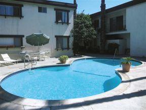 The Charter House Apartments