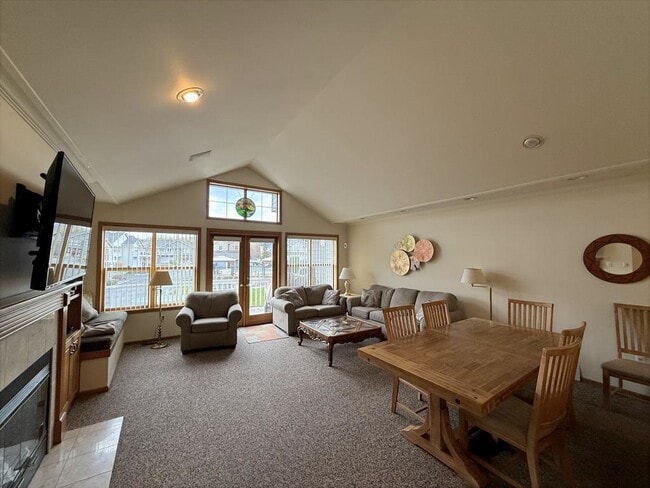 217 E Pkwy Dr