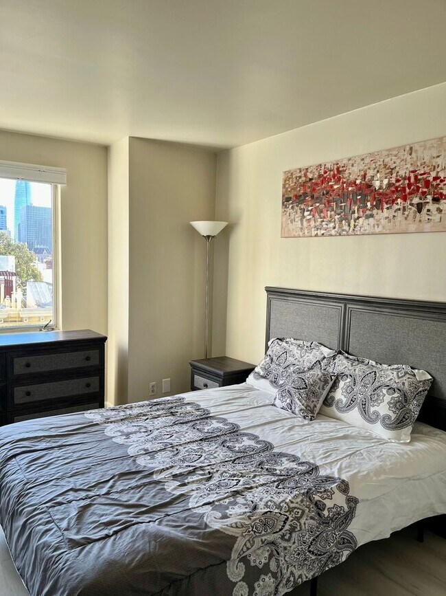 bedroom 2 - 1001 Pine St Unit 402