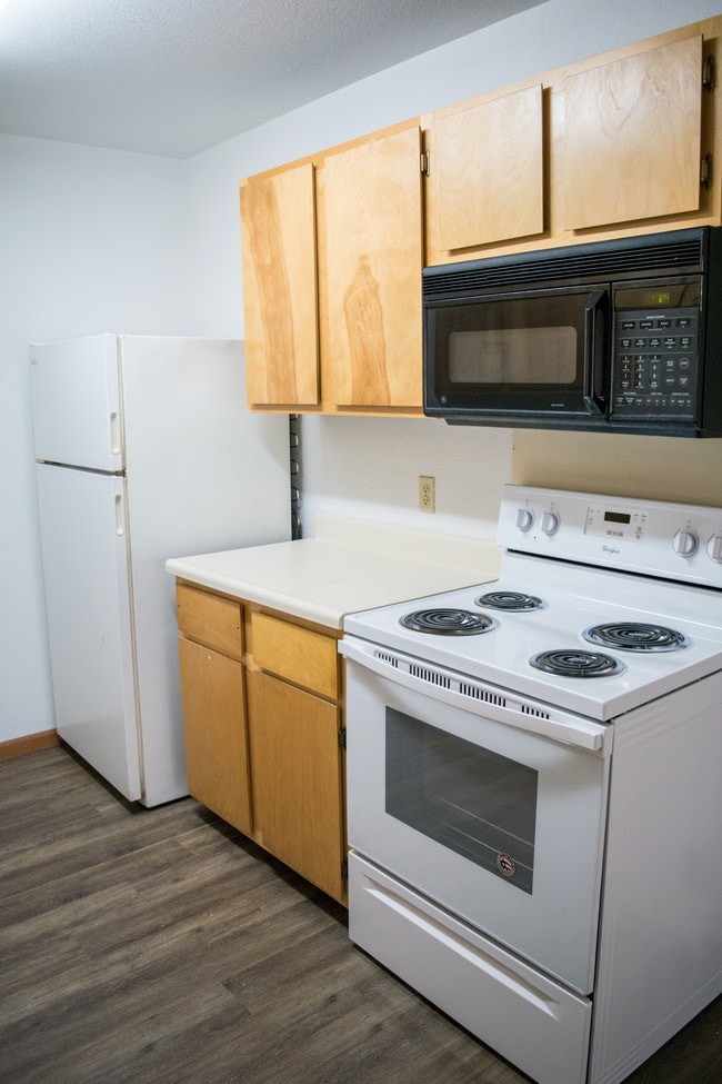 Photo - Airport Manor