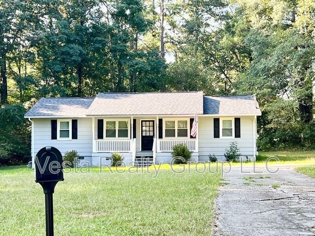 Building Photo - 207 Custer Cir