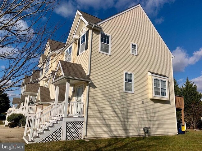 Photo - 351 Paradee Dr