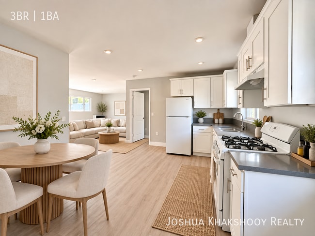 931-934 W 75th St