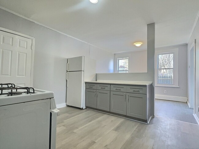 Photo - 256 Lexington Ave Apartment Unit 2