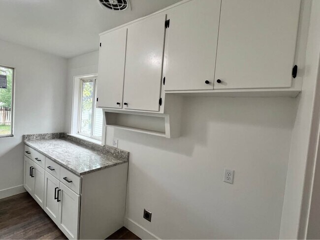 Photo - 280 W 16th St Unit 2