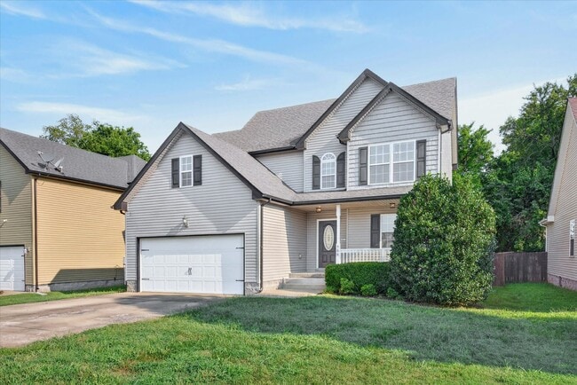 Photo - 566 Falkland Cir