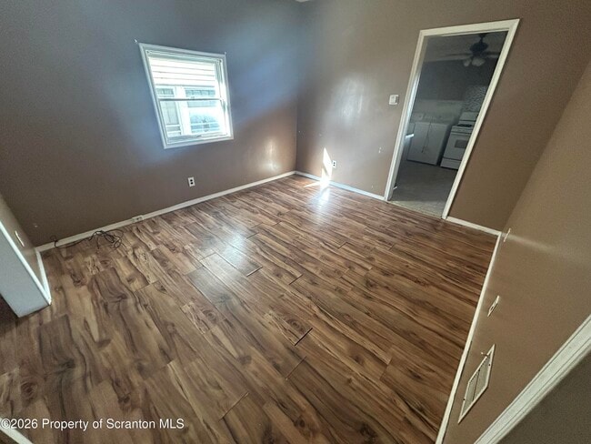 Photo - 945 Woodlawn St