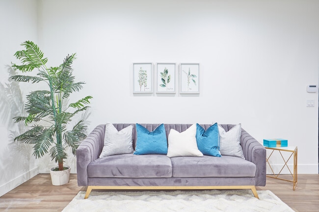 Photo - 1515 Colby Ave