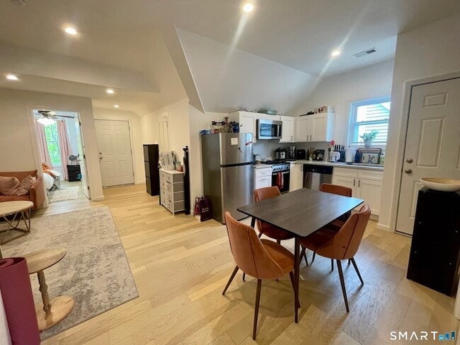 Photo - 84 Lawrence St Unit 3