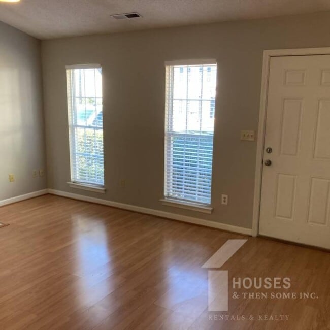 Photo - 5 Sandy Point Ct