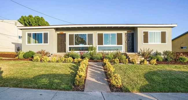 Building Photo - 2 Bed, 1 Bath Unit in Clairemont/Bay Park ...