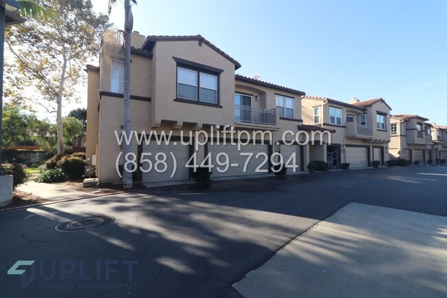 4 Bed 2.5 Bath Townhouse in Oceanside AVAILABLE NOW! - 4 Bed 2.5 Bath Townhouse in Oceanside AVAILABLE NOW!