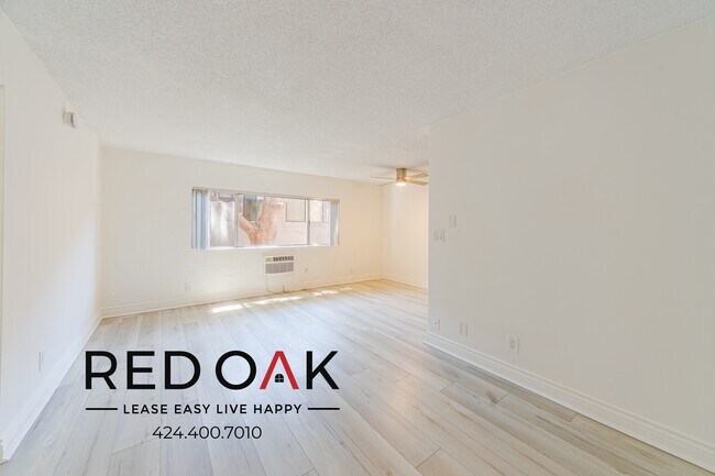 Building Photo - 1757 N Orange Dr Unit 204