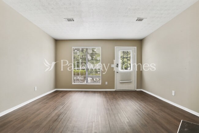 Photo - 478 Prince of Wales