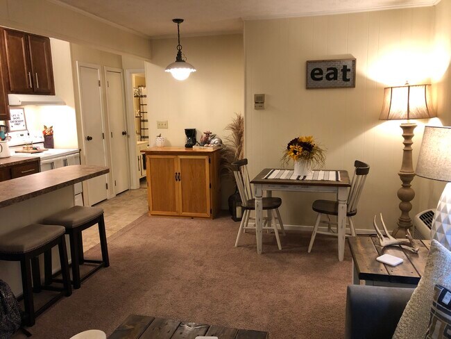 Photo - Greentree Apartments - Longbranch Building