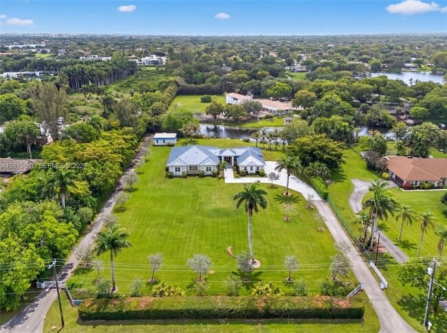 Photo - 2400 SW 112th Ave
