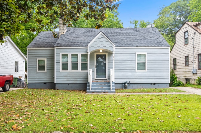 Building Photo - 825 Erin Ave SW