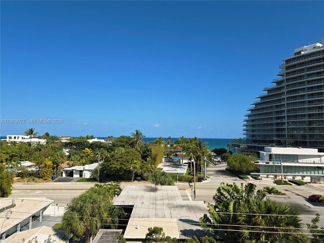 Building Photo - 2300 NE 33rd Ave Unit 606