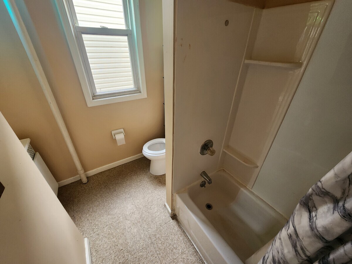 651 S 13th St Apartment Unit 1 Newark, NJ