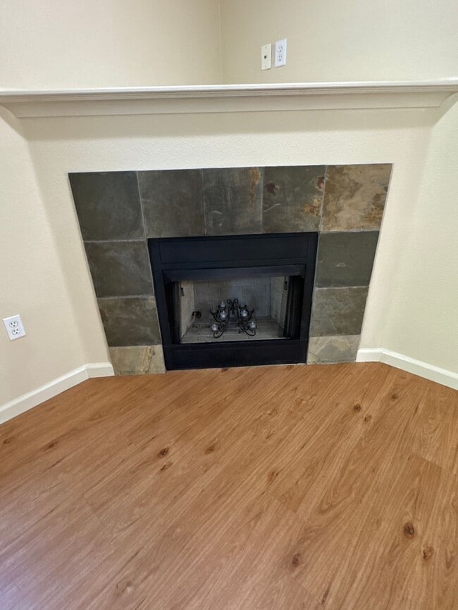 Photo - Beautiful 1 Bedroom 1 Bath Condo Located in Grand Oaks!