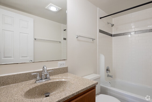2BR, 1BA - 950SF - Primary Bathroom - Woodview Apartments