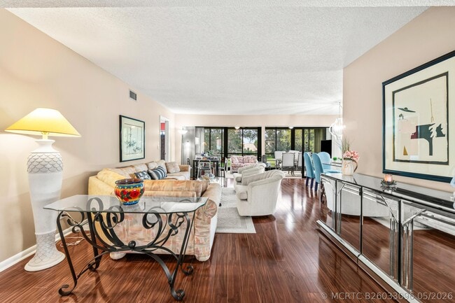 5687 Fairway Park Dr