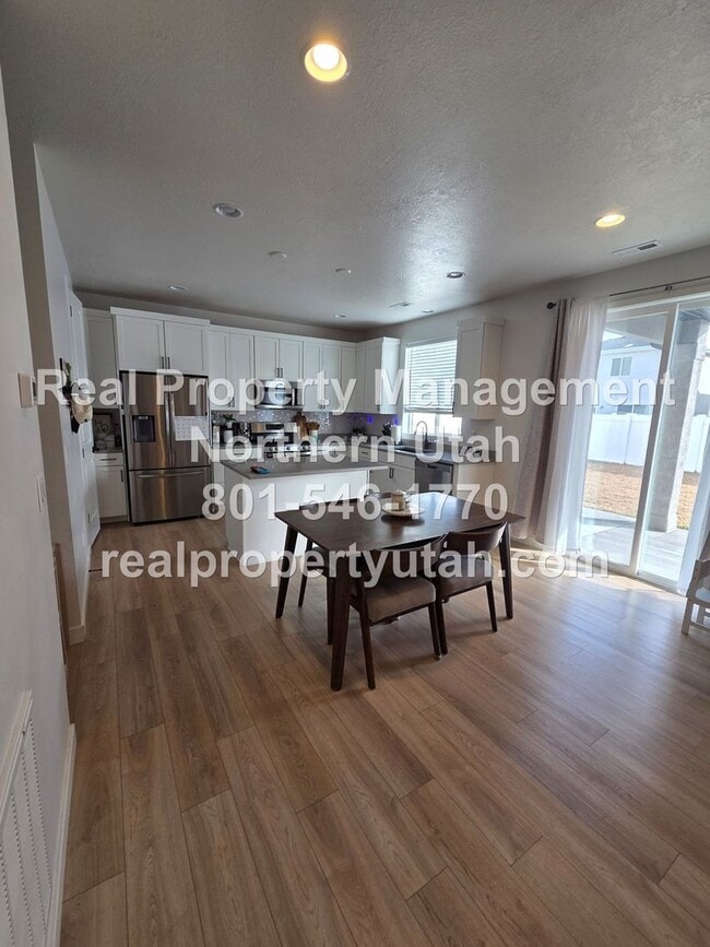 Photo - Stunning 4 Bedroom 2.5 Bath Home in Syracuse