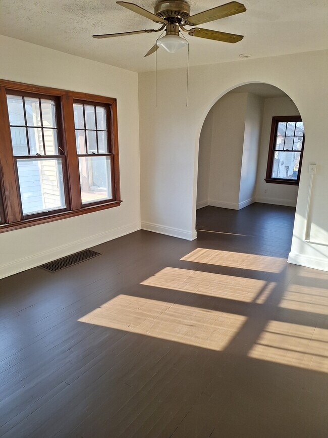 819 Kinsman St NW Apartments Warren, OH