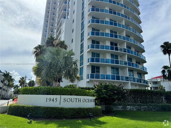 Building Photo - 1945 S Ocean Dr Unit 807 Rental