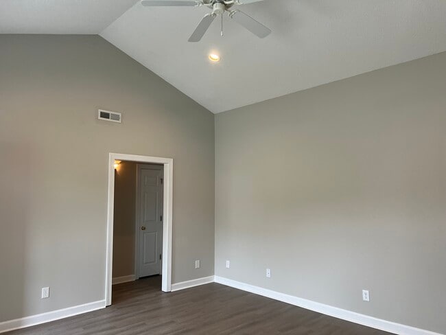 Photo - 105 Juniper Ct