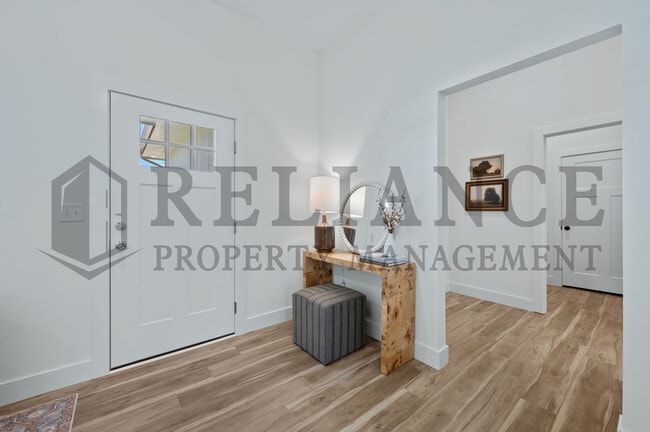 Photo - 619 Elmwood St