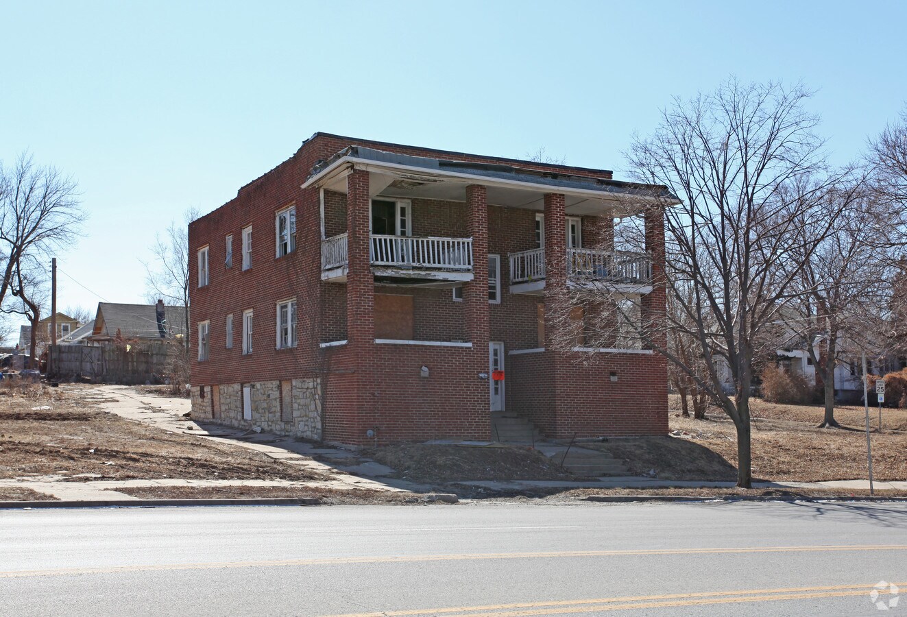 Photo - 4105 E Linwood Blvd