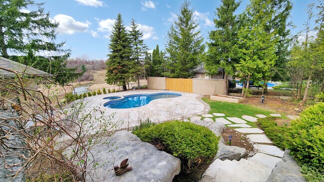 Photo - 90 Humberview Dr