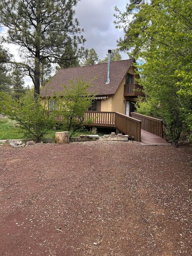 Building Photo - 3 bedroom Munds Park Home