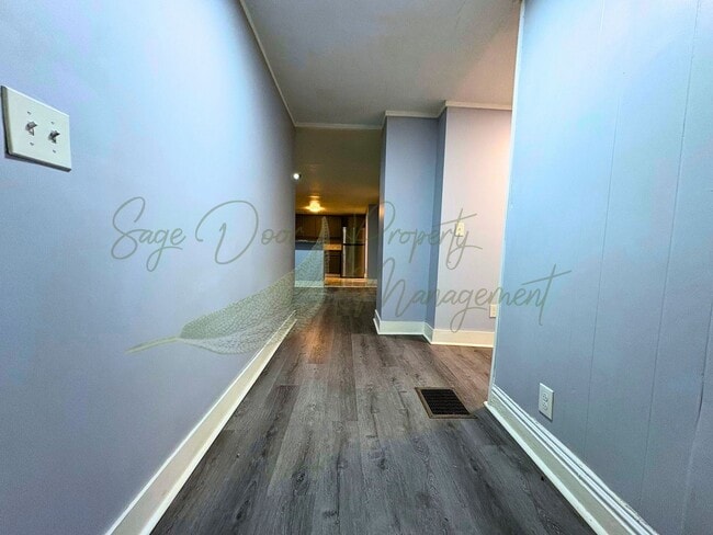 Photo - HUGE MASTER BEDROOM