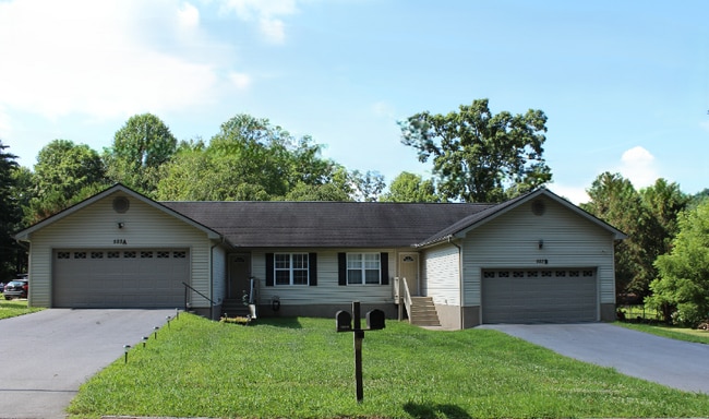 Building Photo - 523 Stoney Mountain Rd Rental