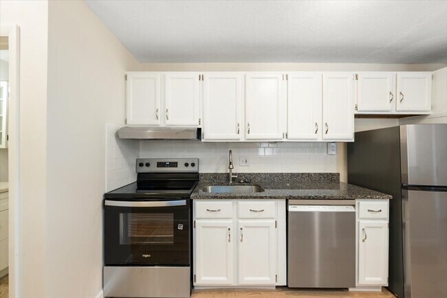 Photo - 176 Swanson Rd Unit 307