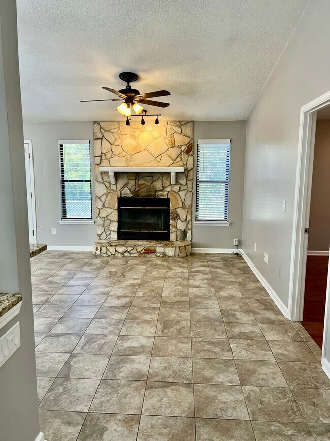 Photo - 3 Bedroom - 2 Bathroom - 2 Car Garage