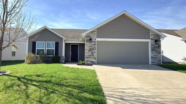 Building Photo - Spacious 3 Bed 2 Bath w/office